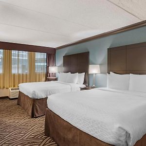 Queen Room Two Queen Beds Courtyard View
